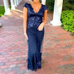 STUNNING Tadashi Shoji Gown